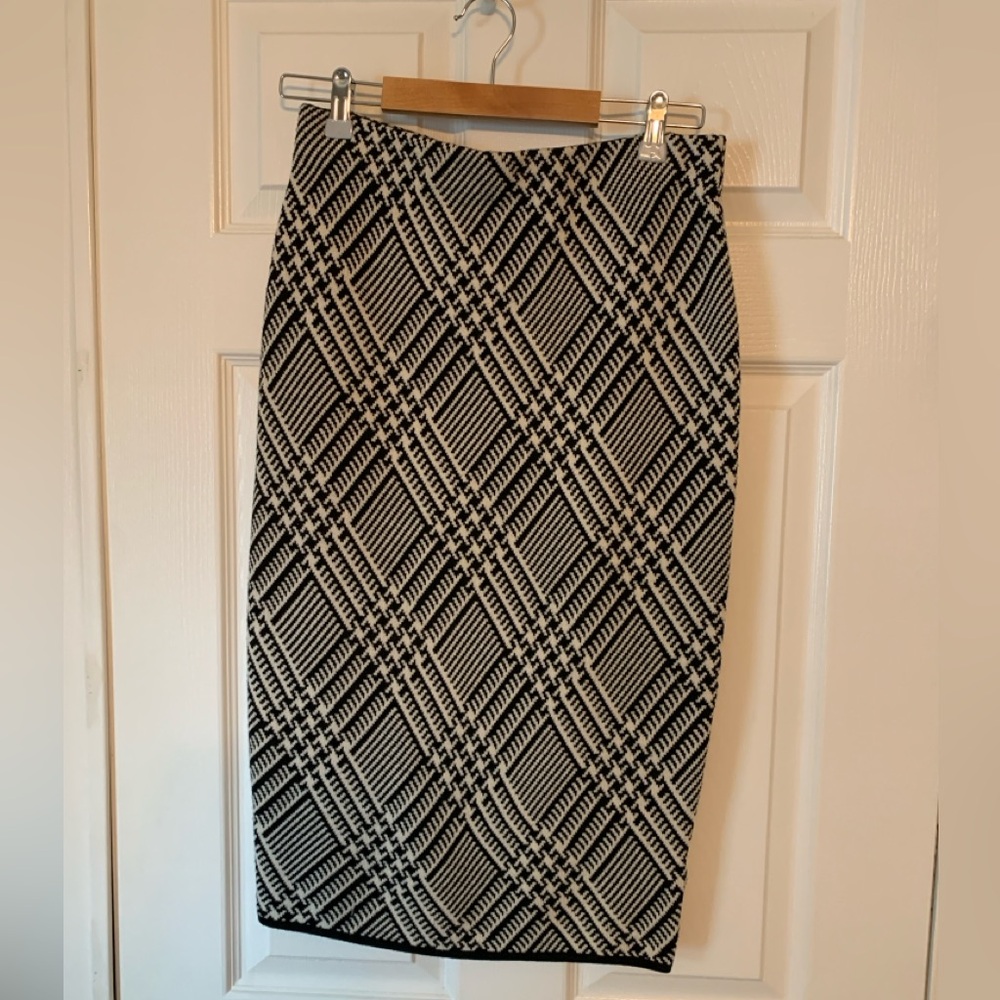 Trina Turk pencil skirt size small